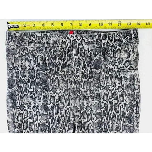 Spanx Size Medium Women's Pull Up Animal Snake Print Stretch Jegging Pants - Picture 2 of 14